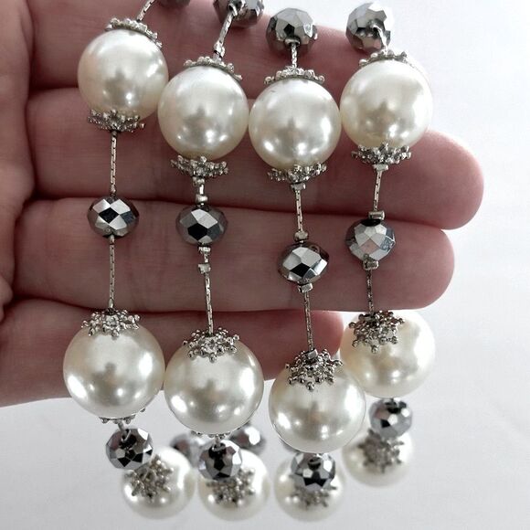 Vintage Four-Strand Floating Pearl Bracelet - Picture 4 of 9